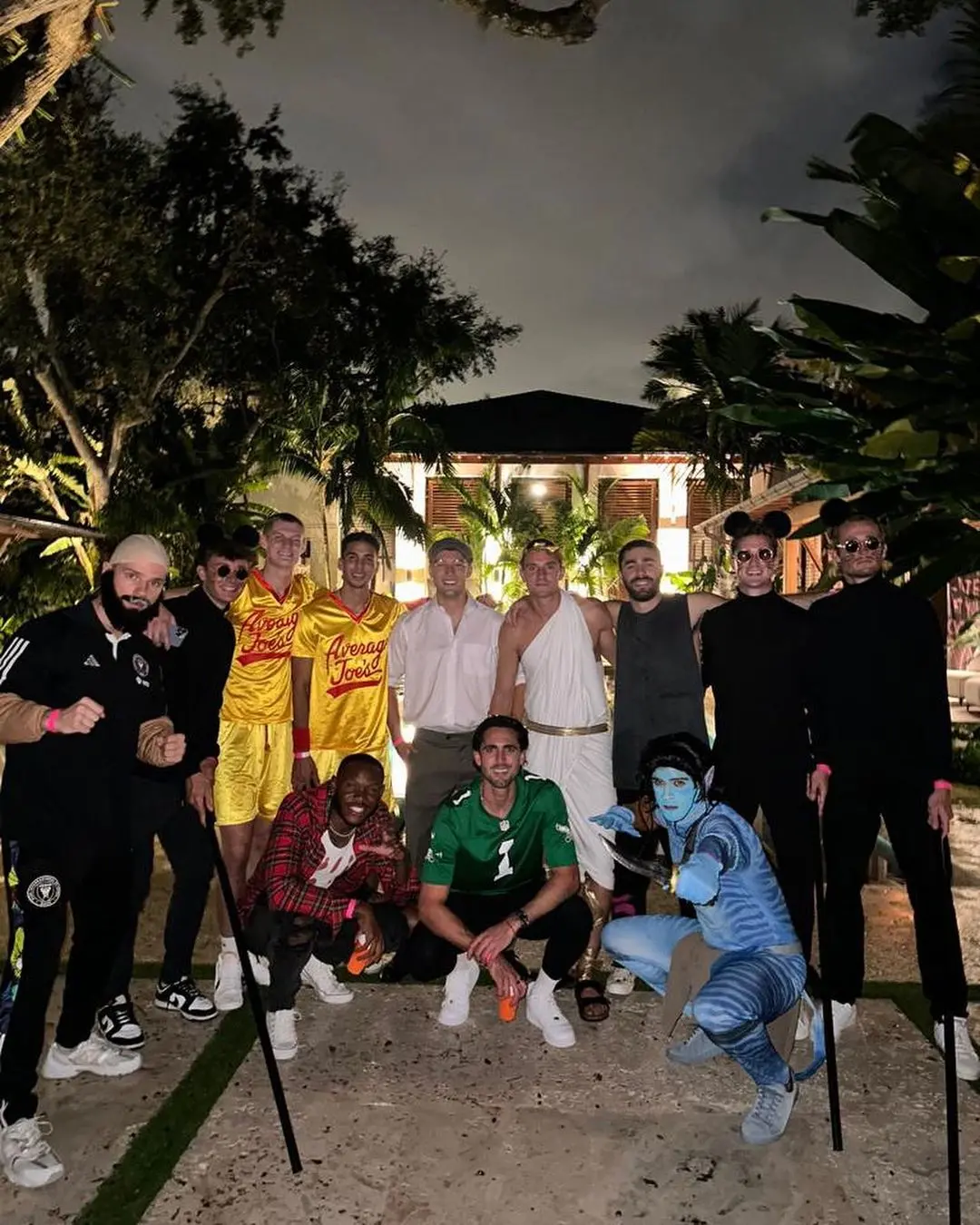 Lionel Messi&#8217;s teammate at Inter Miami, Robert Taylor, dressed up as Messi&#8217;s bodyguard for Halloween😂 4