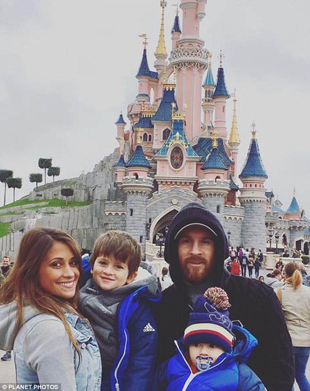 Lionel Messi took partner Antonella Roccuzzo, and their two children to Disneyland Paris