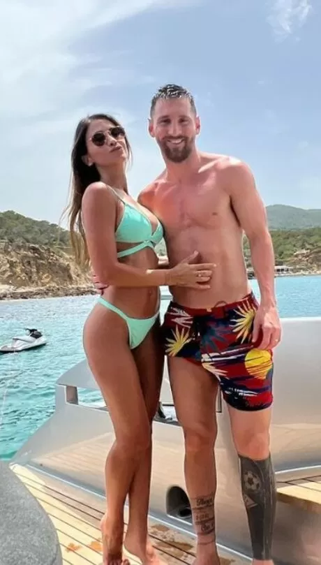 Messi and Fabregas enjoy Ibiza holiday with families on ￡60k-per-week  yacht| All Football