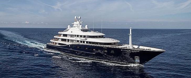 LL Cool J, Magic Johnson, Samuel L Jackson Sail Away on the $150M Aquila - autoevolution