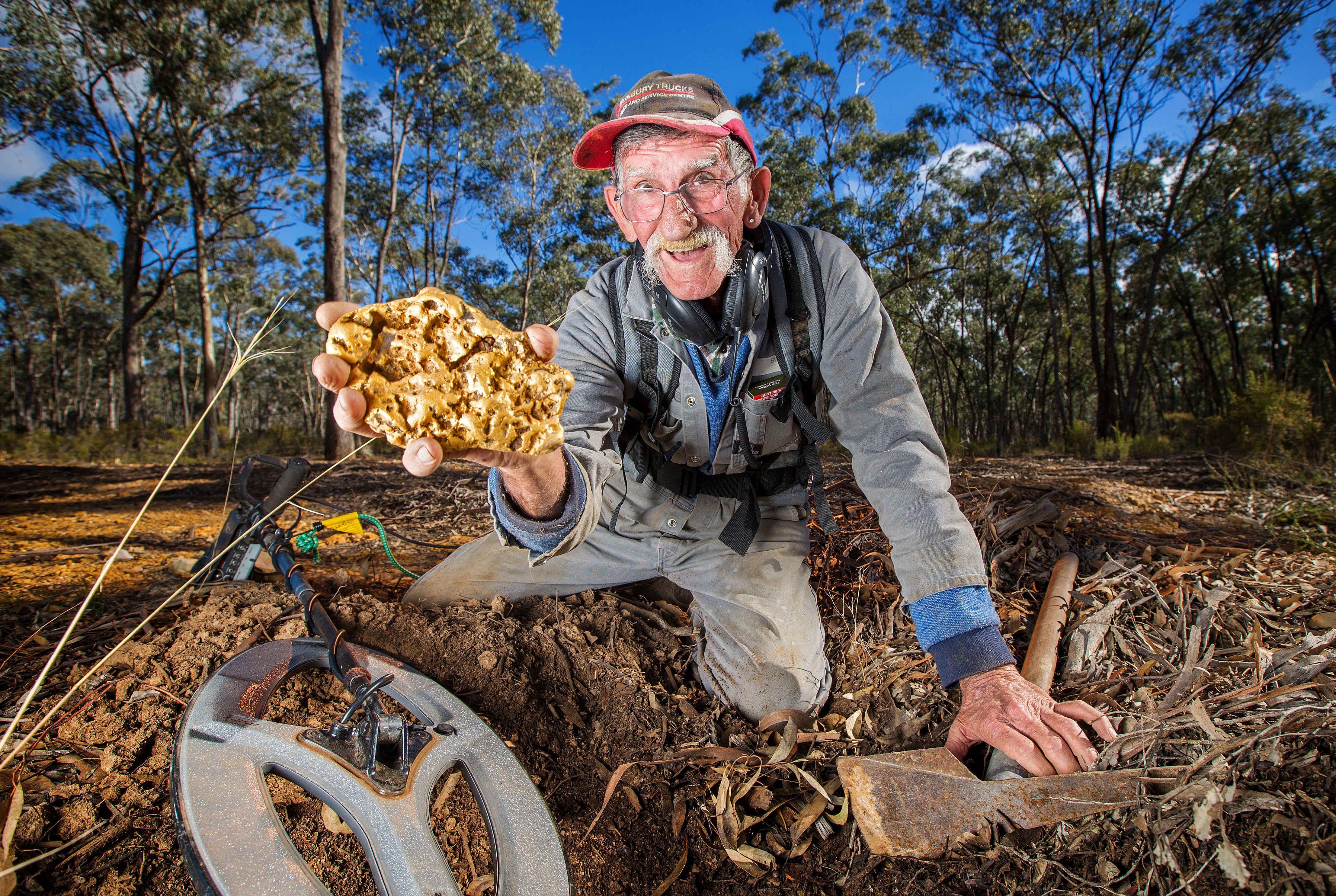 Syd Pearson, who prospects for a hobby, has found what is believed to be one of the largest gold nuggets ever discovered