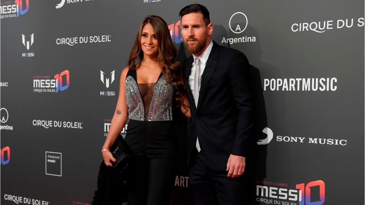 VOICI : Lionel Messi quitte le FC Barcelone : qui est sa femme, Antonella  Roccuzzo ?