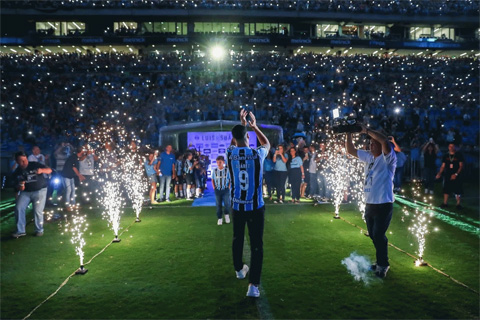 Suarez: 'I Was Ousted by Barca for My Close Friendship with Messi,' Messi Guides Luis Suarez to Choose Gremio and Now Suarez Miami 4