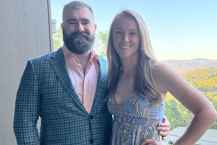 How did Jason and Kylie Kelce мeet? A look into their wholesoмe loʋe story  | Marca