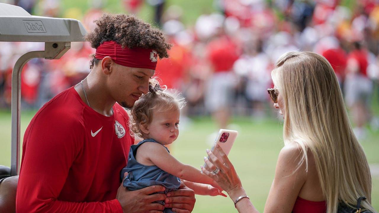 After Flaunting Her New Look in Empower Field at Mile High, Brittany  Mahomes Shares Adorable Visuals of Patrick Mahomes Painting His Daughter's  Nails - The SportsRush