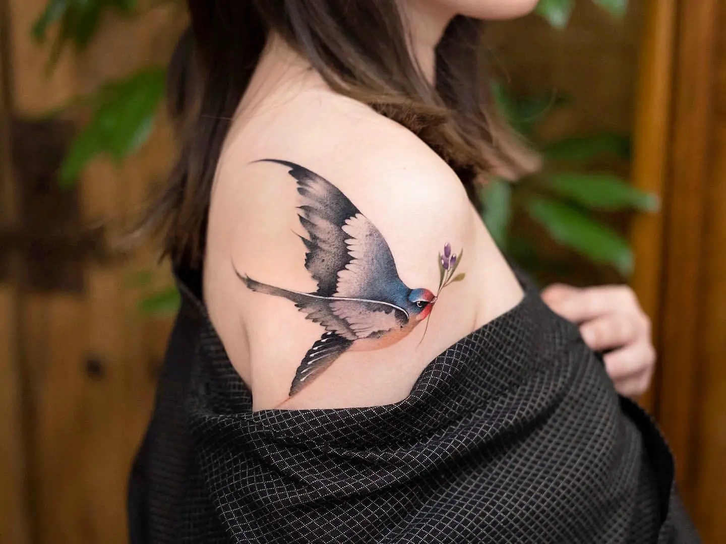 Shoulder Tattoos for Women 14