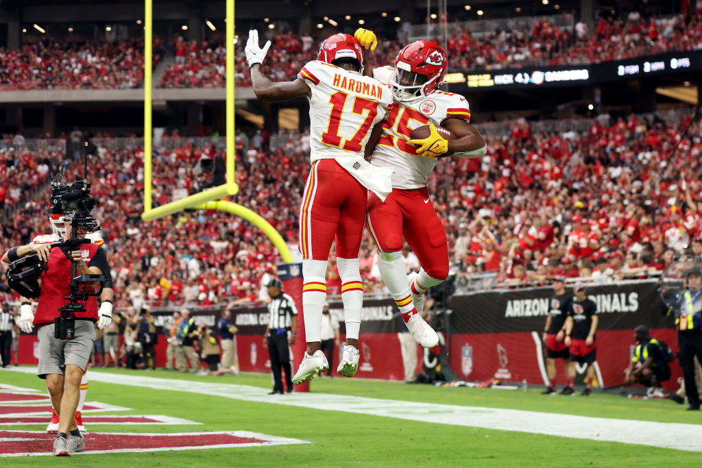 Kansas City Chiefs put Hardman on IR, activate Edwards-Helaire