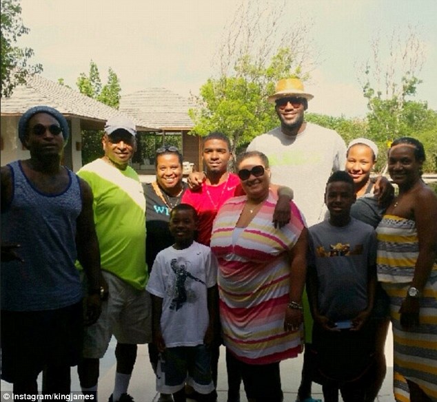 Team Talk While LeBron Walks: Agent’s Meetings Heat Up as James Enjoys Family Time