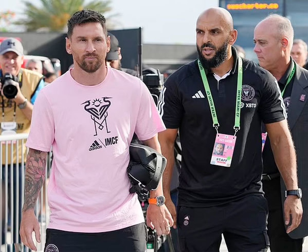 Vệ sĩ khổng lồ, kèm Lionel Messi chặt hơn cả hậu vệ đối phương | Báo Dân trí