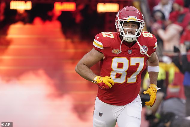 But Kelce's season will end 16 yards short of that goal at 93 catches for 984 total yards