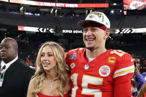 A Spectacular Celebration: Patrick Mahomes and Brittany Mahomes at the 2024  Super Bowl Parade