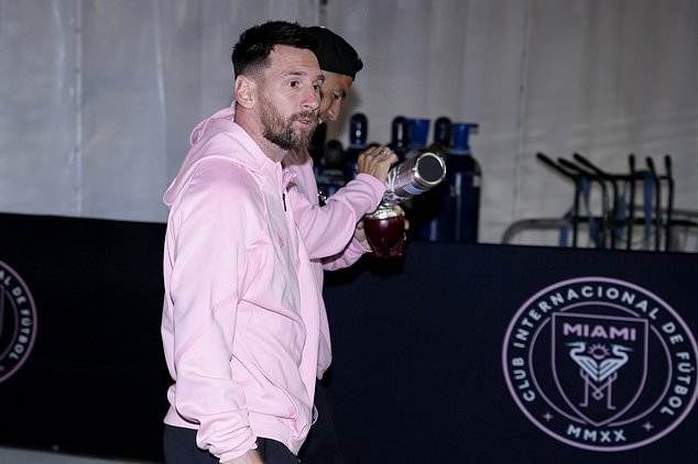 Inter Miami forward Lionel Messi arrives for the team's MLS soccer match against Real Salt Lake, Wednesday, Feb. 21, 2024, in Fort Lauderdale, Fla. (AP Photo/Lynne Sladky)