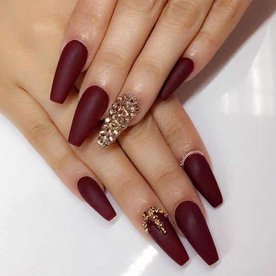 15+ Sultry Burgundy Manicure Ideas To Reveal Your Inner Sexy In Winter - 111