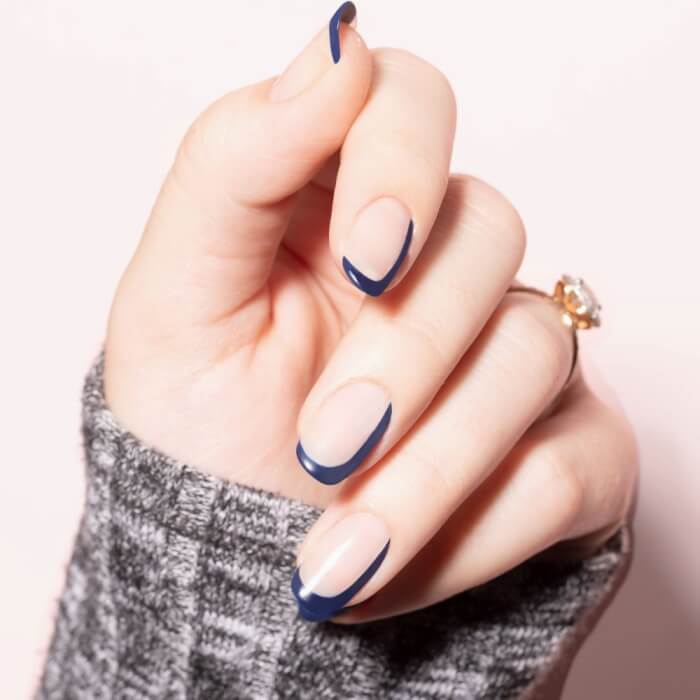 20+ Gorgeous Navy Nails For A Refreshing Manicure - 161