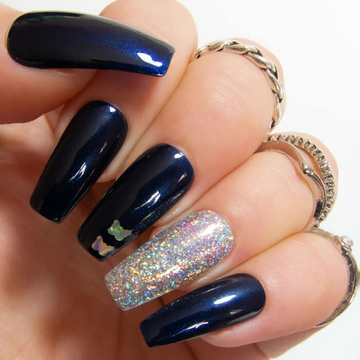 20+ Gorgeous Navy Nails For A Refreshing Manicure - 177