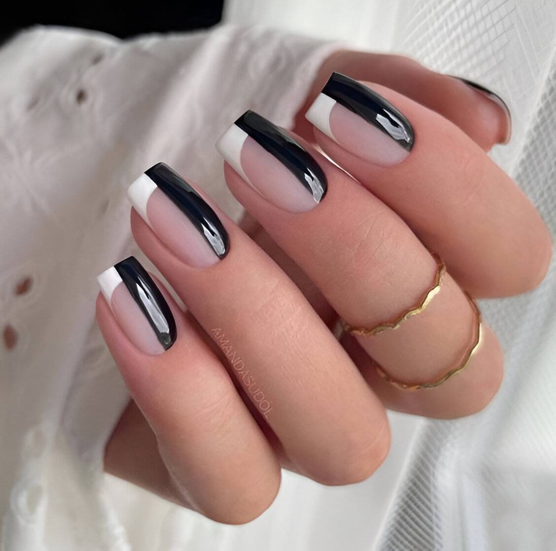 30 Effortlessly Chic Black-And-White Nail Designs So Easy To Copy - 247