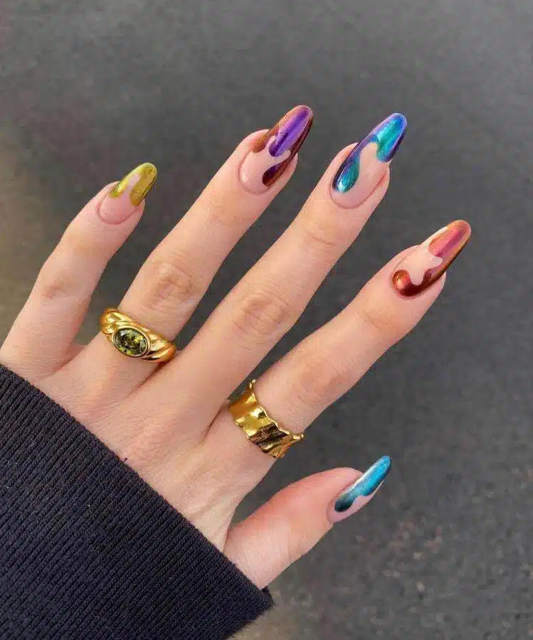 30 Glam Metallic Manicure Looks That Are The Top Of Feminity - 197