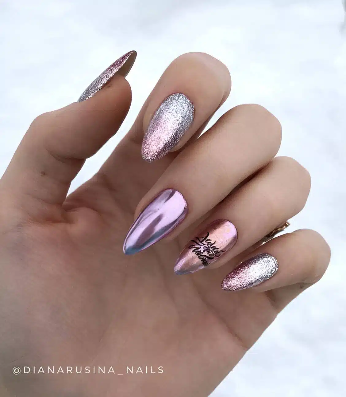 30 Glam Metallic Manicure Looks That Are The Top Of Feminity - 251