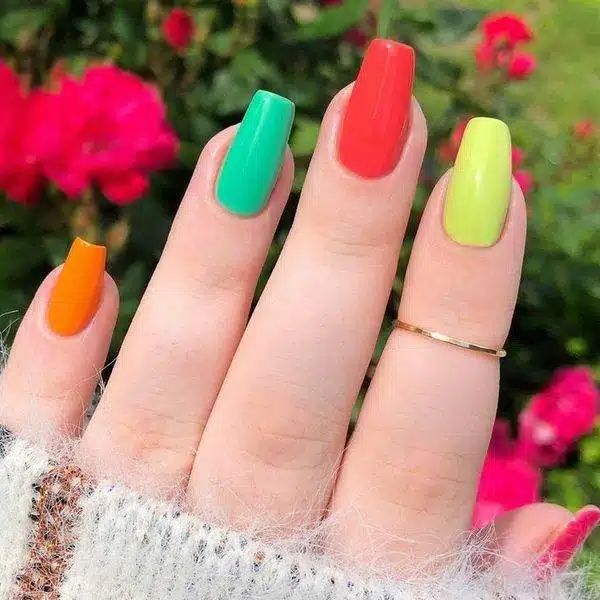 30 Simple Yet Stunning Nail Art Designs - 207