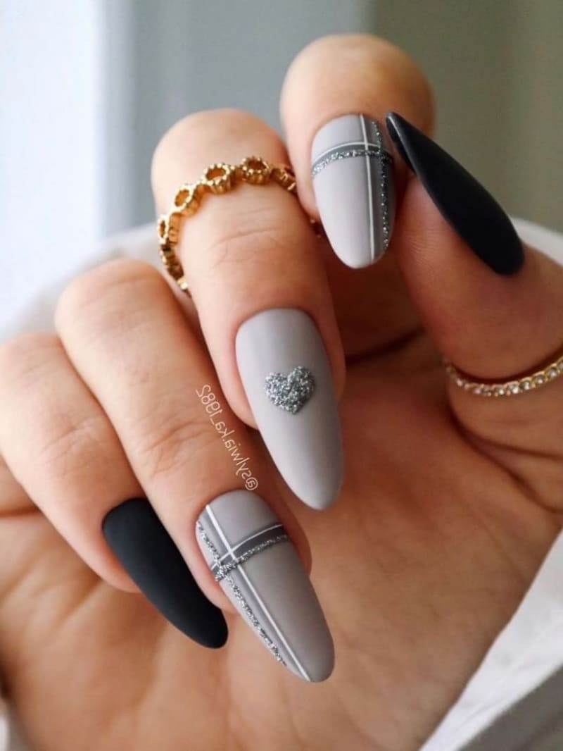 Be A Model: 30 Grey Nail Ideas Too Chic To Pass - 219