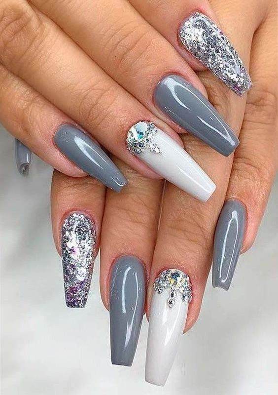 Be A Model: 30 Grey Nail Ideas Too Chic To Pass - 225