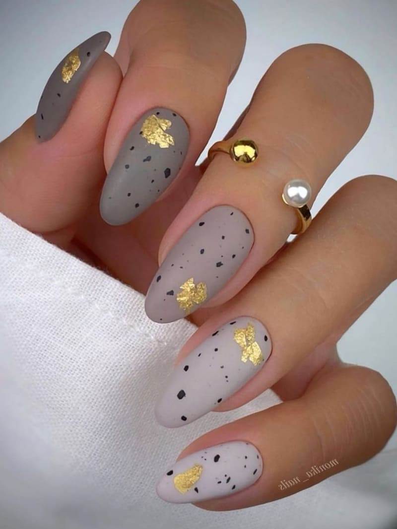 Be A Model: 30 Grey Nail Ideas Too Chic To Pass - 239