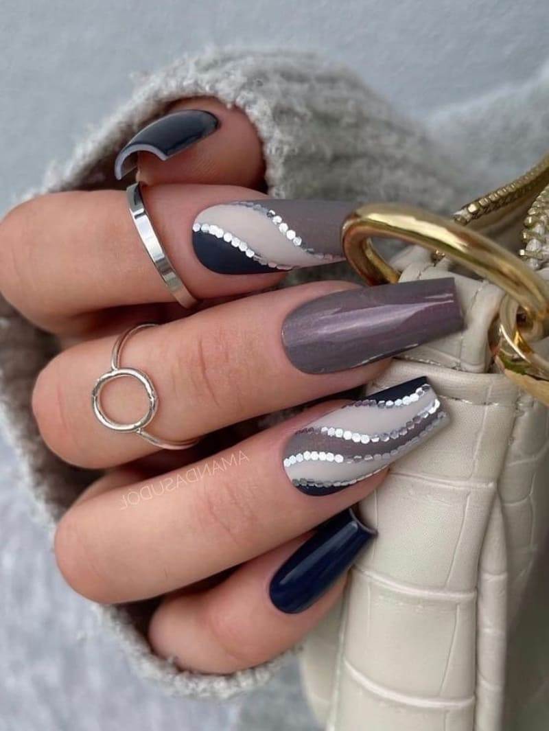 Be A Model: 30 Grey Nail Ideas Too Chic To Pass - 241