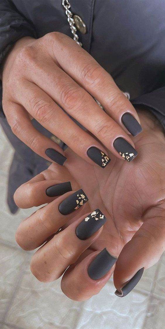 Be A Model: 30 Grey Nail Ideas Too Chic To Pass - 249