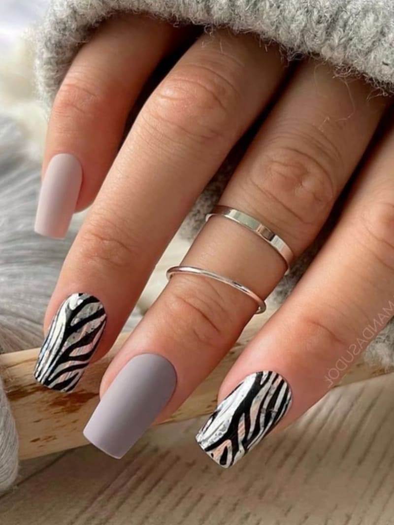 Be A Model: 30 Grey Nail Ideas Too Chic To Pass - 209