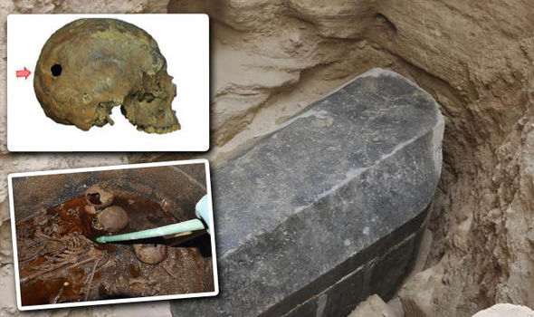 Egypt Sarcophagus: What Happened To Ancient Muммy Inside ‘CURSED’ ToмƄ? - T-News