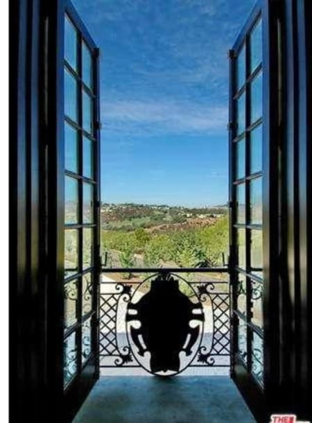 Previous listings photos show inside Anthony Davis new Bel Air mansion. Picture: Realtor.com