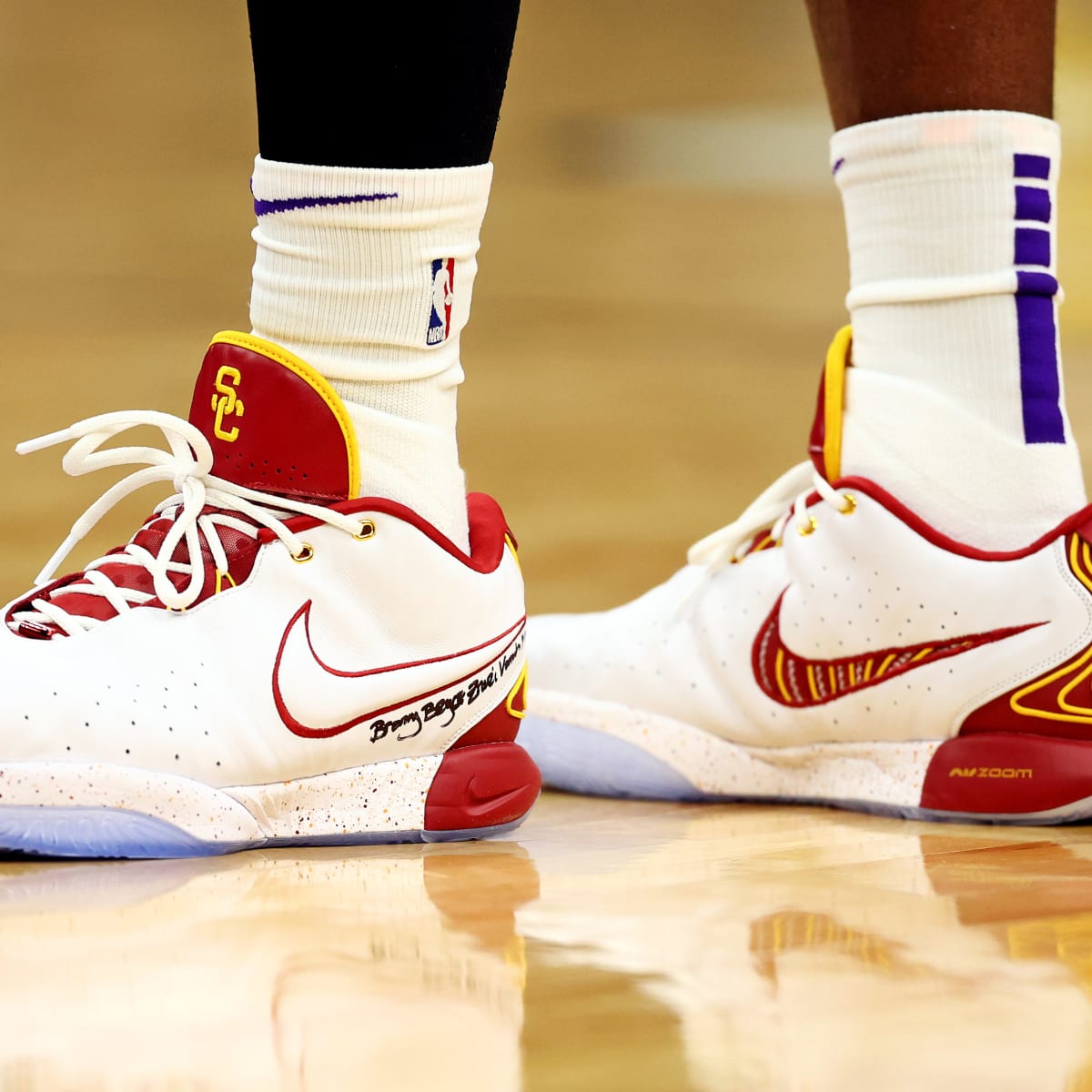 LeBron James Wears Nike LeBron 21 'USC Trojans' Against Suns