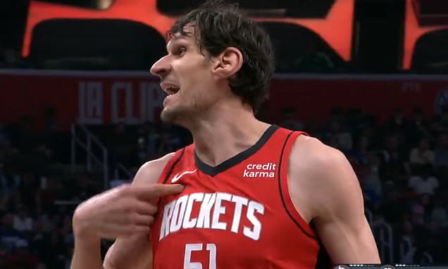 Houston Rockets star Boban Marjanovic sends crowd wild by DELIBERATELY  missing free throw in NBA season finale... so Clippers fans can win free  chicken! | Daily Mail Online