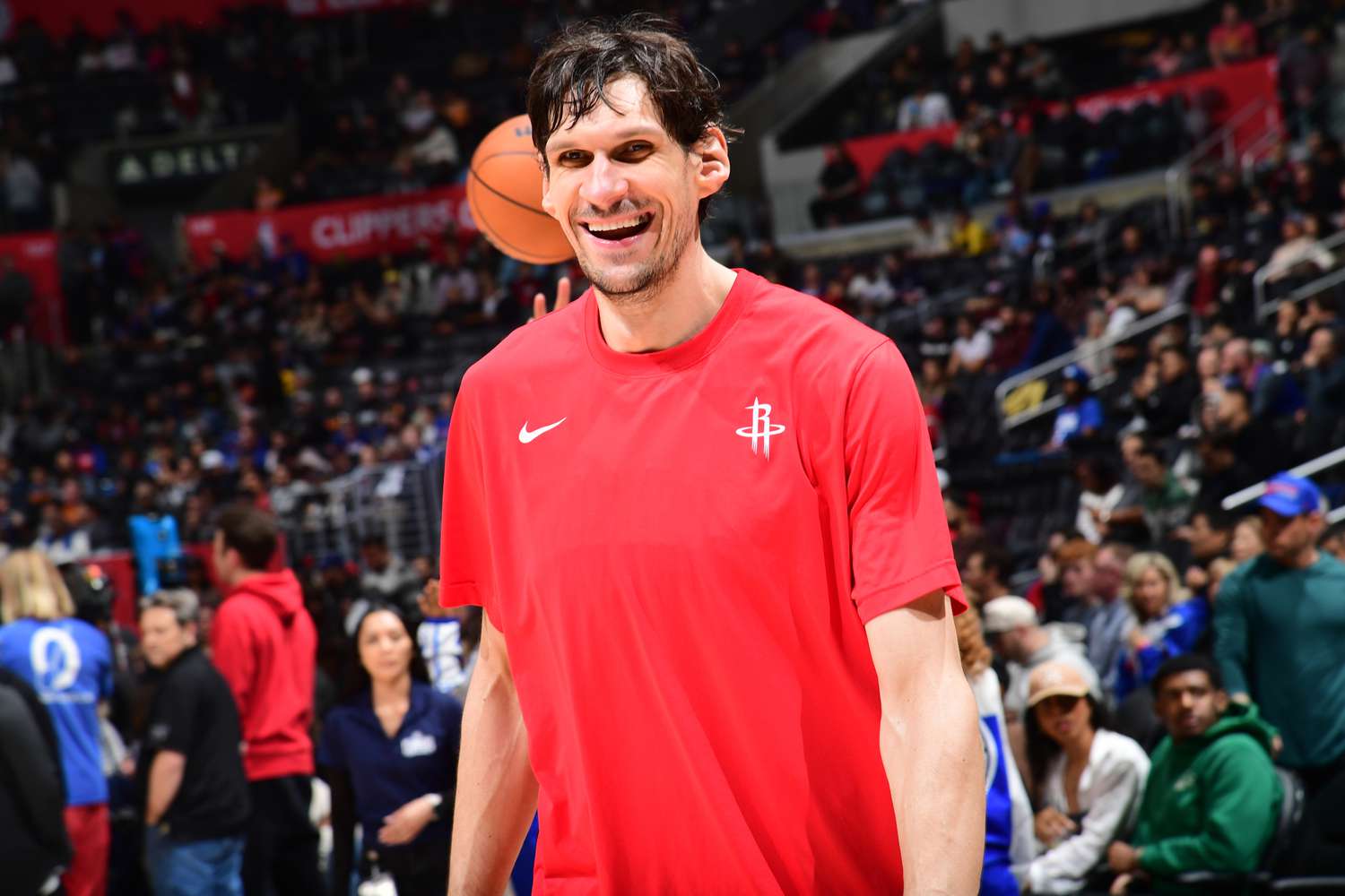 Boban Marjanovic Misses Free Throws to Win Crowd Chicken Sandwiches