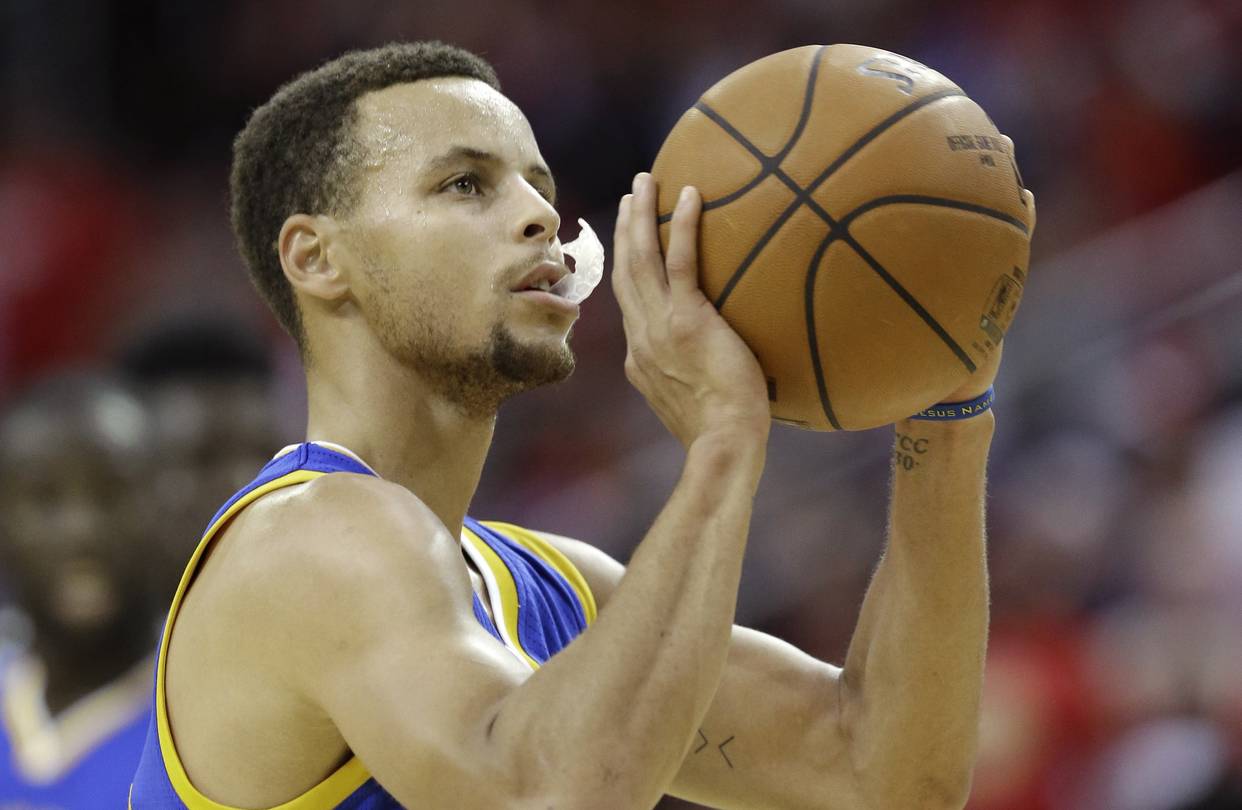 Stephen Curry Is Chewing His Mouthguard Even More - WSJ