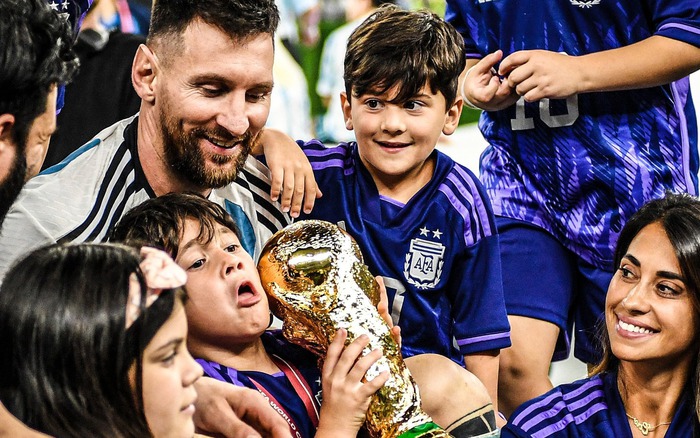 3 chàng quý tử của Messi: Thấy bố khóc con 'cười như được ...