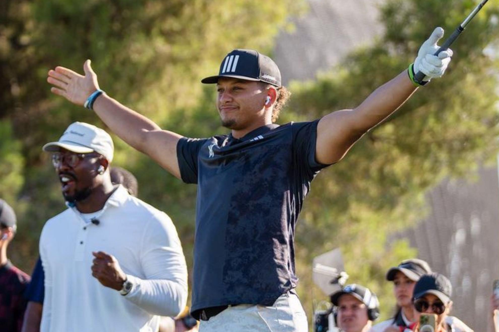 Patrick Mahomes regrets taking Bronze and Sterling golfing after they made  him play by their bizzare rules | Marca