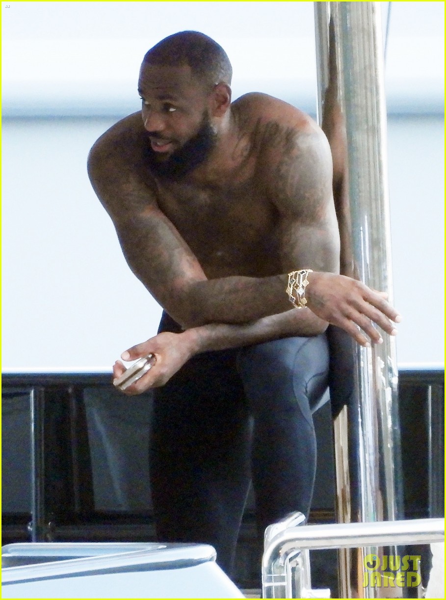 lebron james shirtless workout in italy 084821051