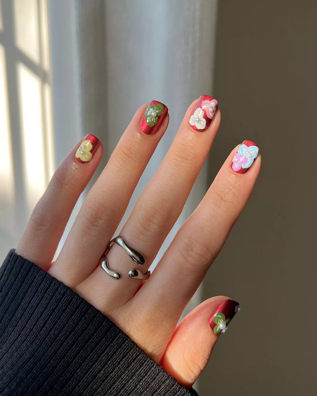 Pearl Center 3D Flower Nails