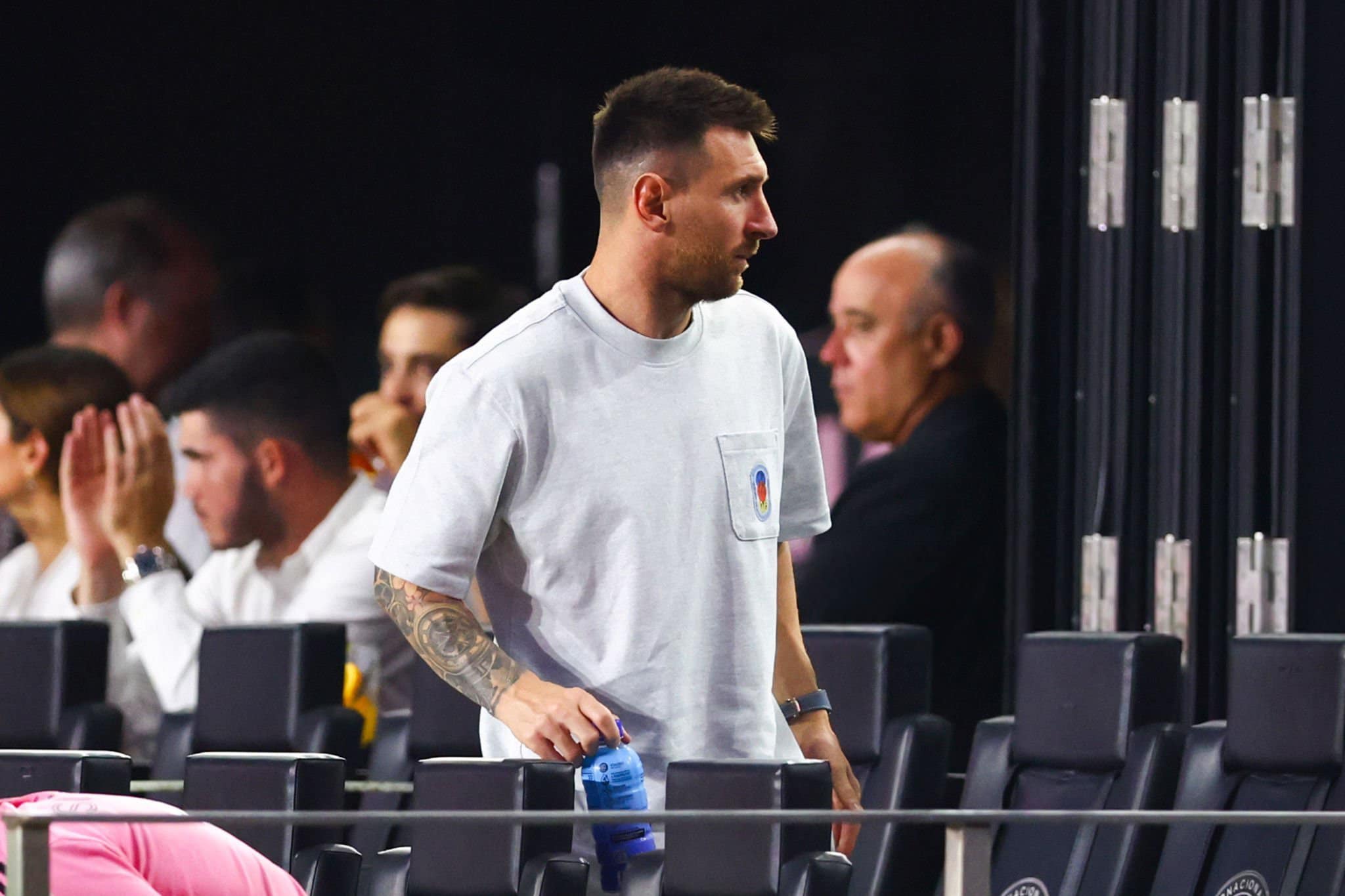 SAD NEWS Lionel Messi and his family went to Chase Stadium to watch the match between Inter Miami and Toronto FC with his right foot wearing an 'orthopedic shoe'