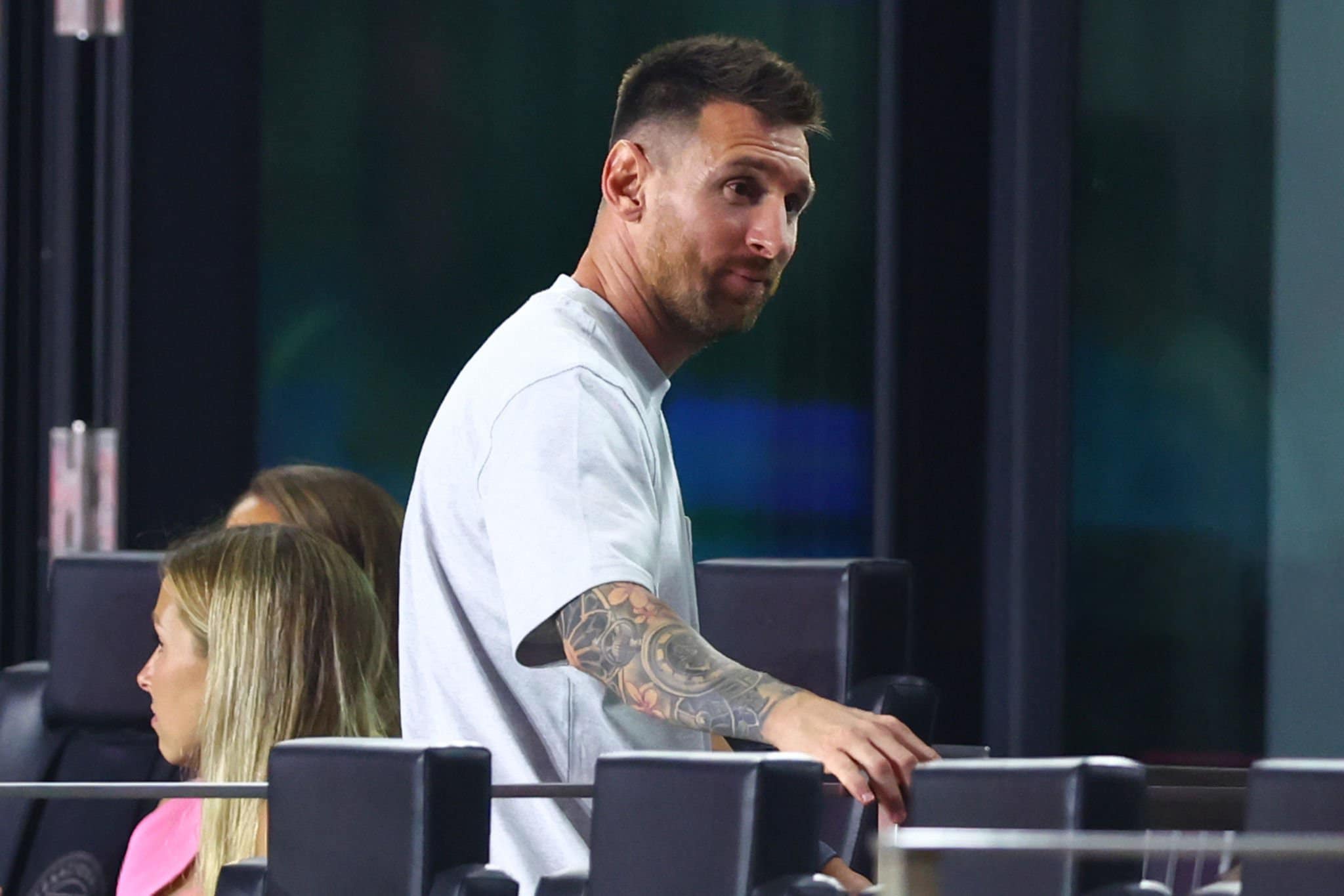 SAD NEWS Lionel Messi and his family went to Chase Stadium to watch the match between Inter Miami and Toronto FC with his right foot wearing an 'orthopedic shoe'