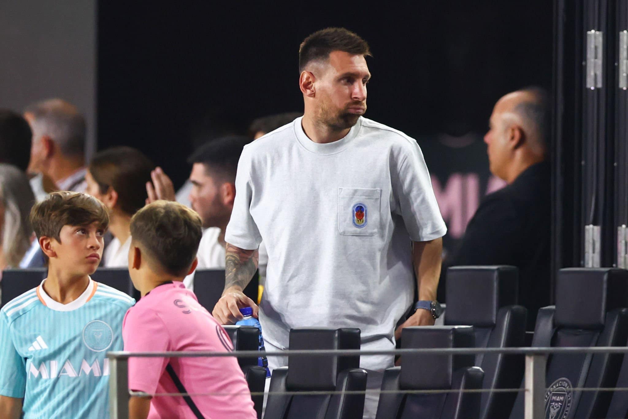 SAD NEWS Lionel Messi and his family went to Chase Stadium to watch the match between Inter Miami and Toronto FC with his right foot wearing an 'orthopedic shoe'