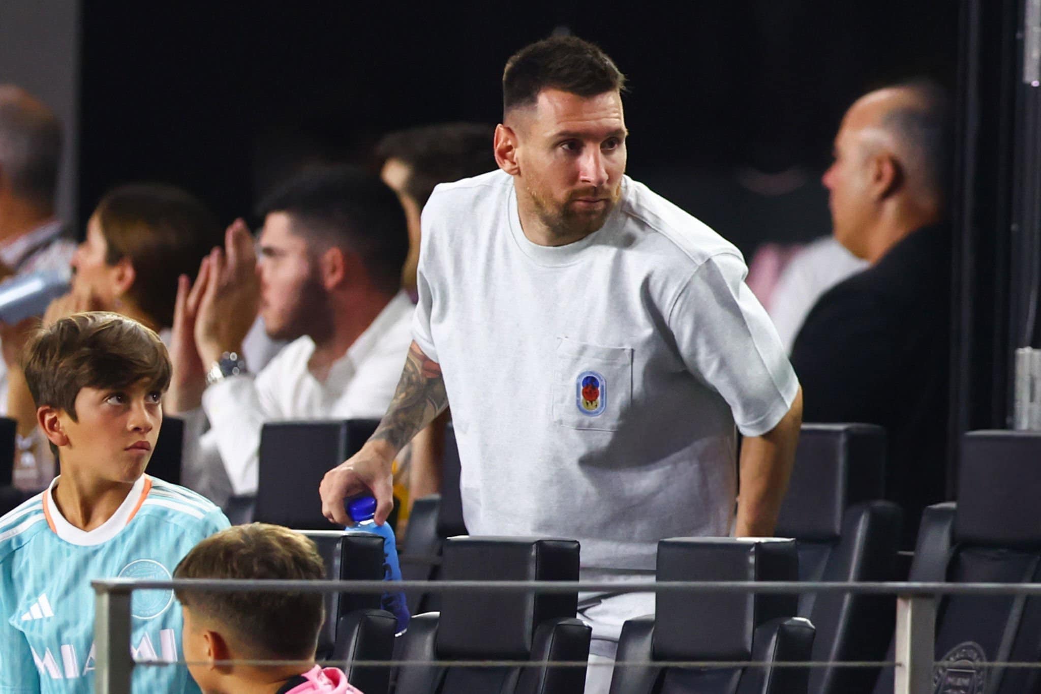 SAD NEWS Lionel Messi and his family went to Chase Stadium to watch the match between Inter Miami and Toronto FC with his right foot wearing an 'orthopedic shoe'