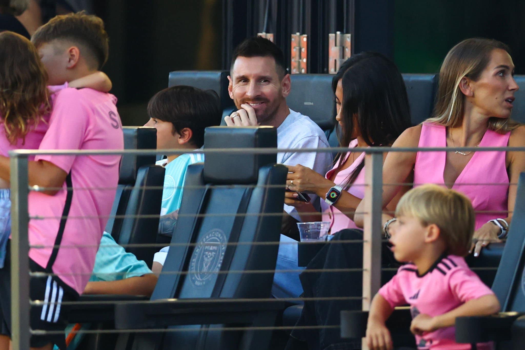 SAD NEWS Lionel Messi and his family went to Chase Stadium to watch the match between Inter Miami and Toronto FC with his right foot wearing an 'orthopedic shoe'