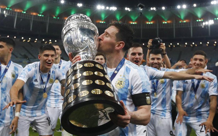 Bức ảnh mừng vô địch Copa America của Lionel Messi phá kỷ lục trên mạng xã  hội