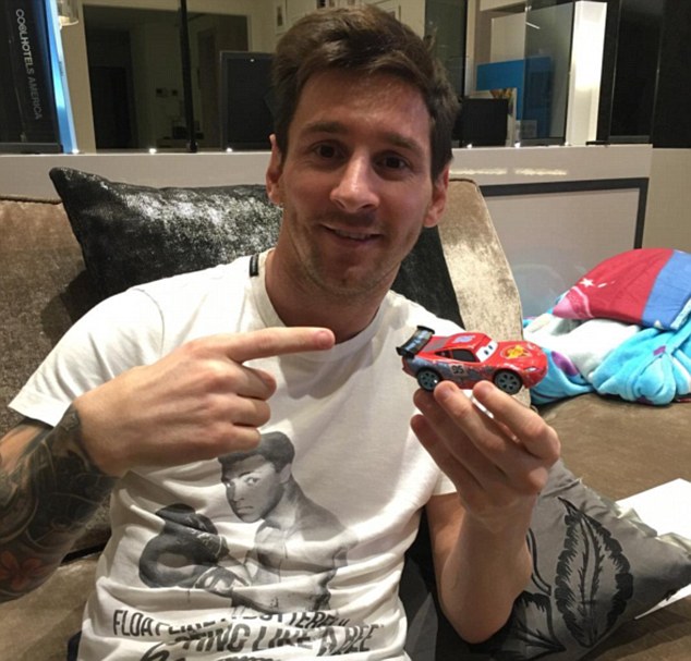 Fans are stunned by the beautiful and luxurious exterior of Lionel Messi’s £25 million classic Ferrari, the most expensive supercar in the world.