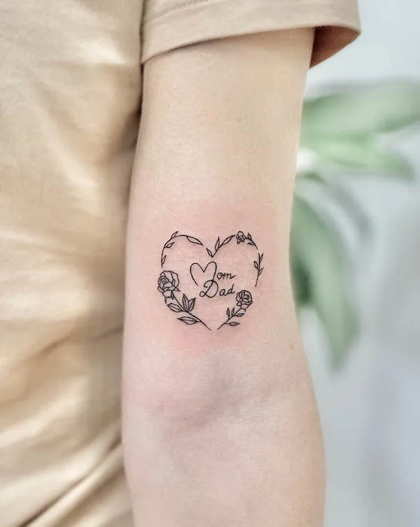 Heart wreath mom dad tattoo by @elinetattoos