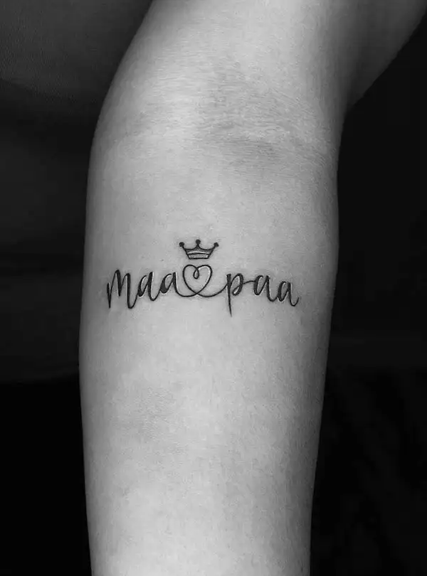 Mom dad crown tattoo by @herry_tattoos