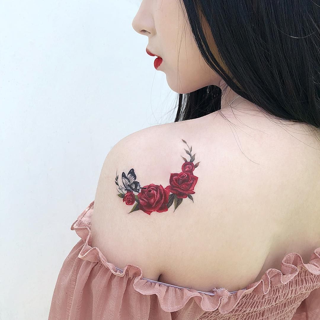 Rose moon | Hình xăm ở bàn tay, Mini tattoos, Hình xăm hoa hồng nhỏ