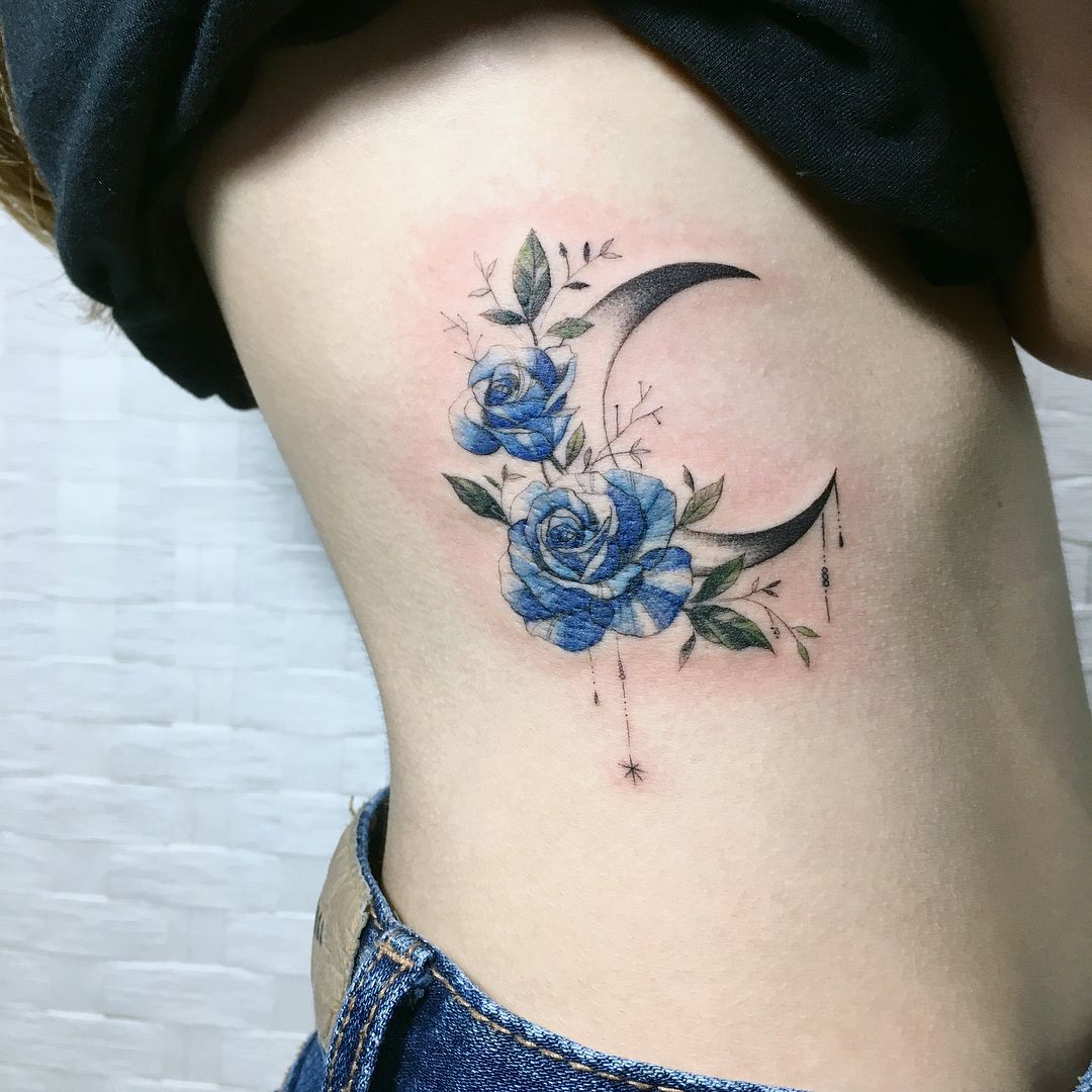 rose moon Done at @latebird_tattoo . . . #애리타투 #tattoo #tattoos #tattooed  #moontattoo #rosetattoo #flowert… | Hình xăm ở chân, Hình xăm mặt trăng,  Phụ nữ xăm hình